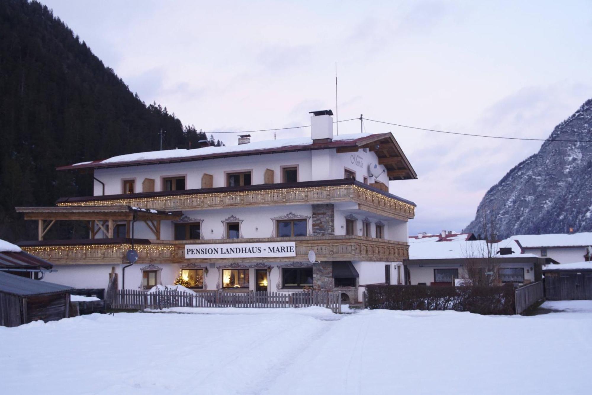 Pension Und Apartments Landhaus Marie Лойташ Екстериор снимка