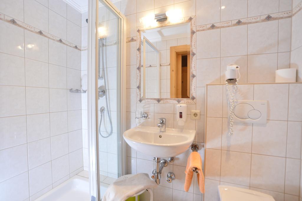 Pension Und Apartments Landhaus Marie Лойташ Екстериор снимка