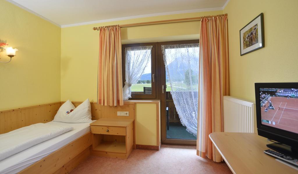 Pension Und Apartments Landhaus Marie Лойташ Екстериор снимка