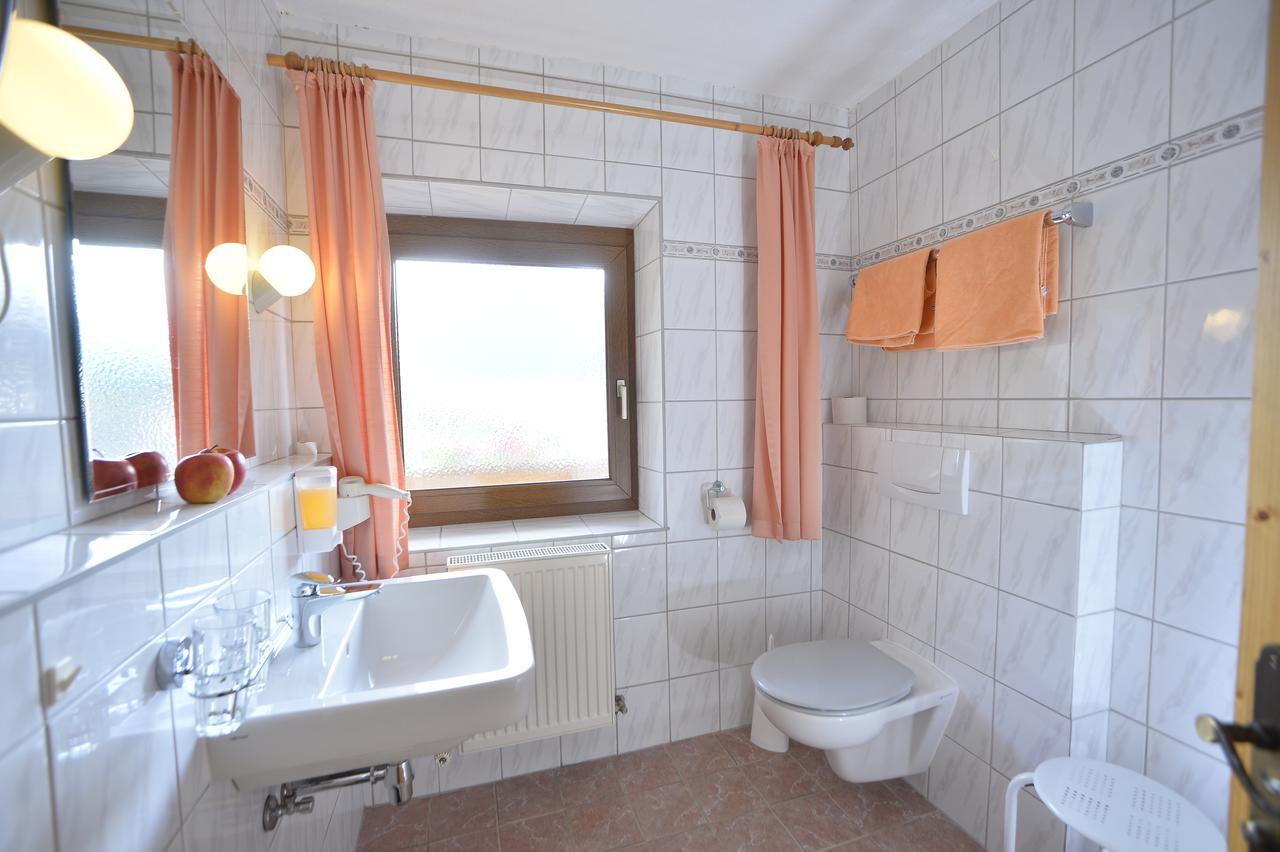 Pension Und Apartments Landhaus Marie Лойташ Екстериор снимка