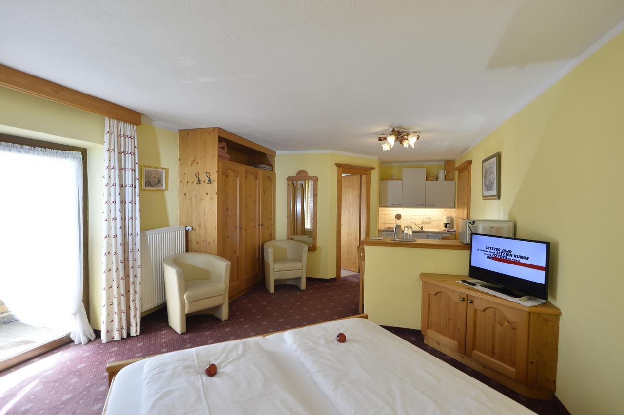 Pension Und Apartments Landhaus Marie Лойташ Екстериор снимка