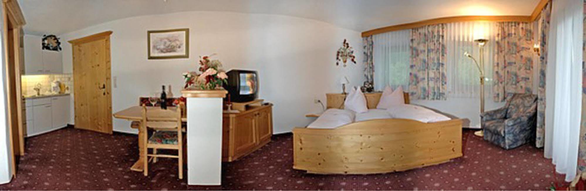 Pension Und Apartments Landhaus Marie Лойташ Екстериор снимка