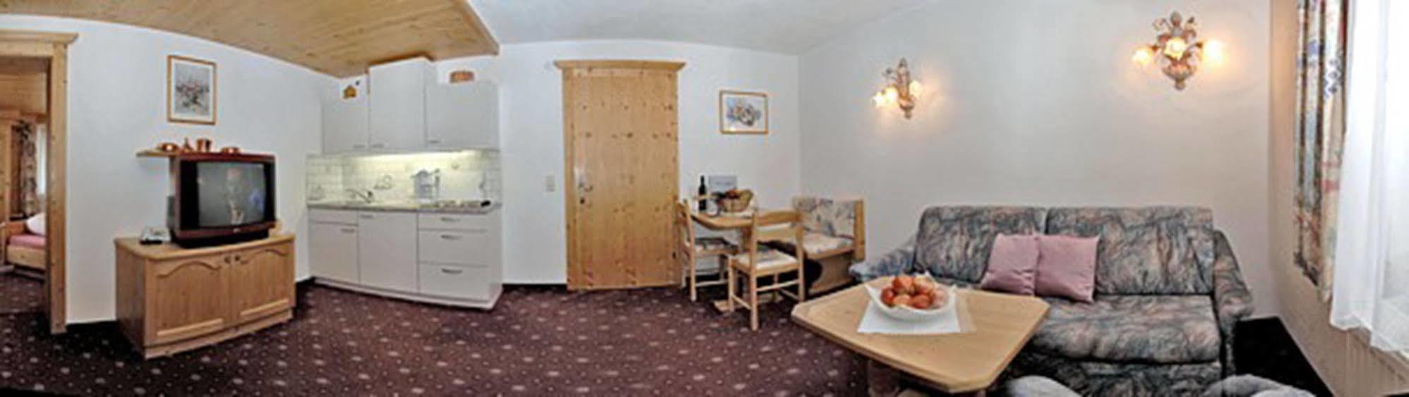 Pension Und Apartments Landhaus Marie Лойташ Екстериор снимка